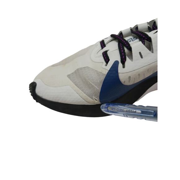 Athletic_Shoes